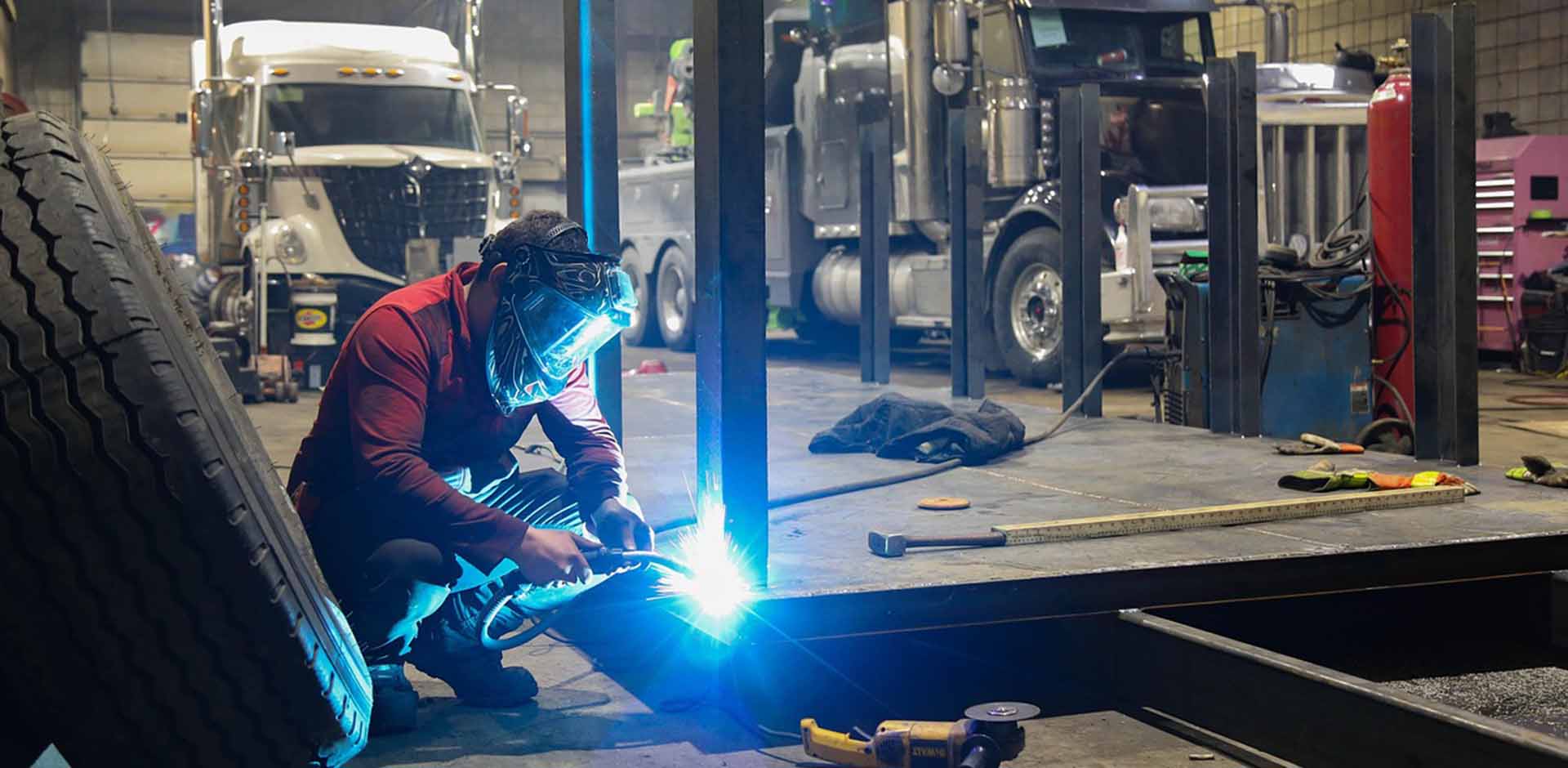 N2 Arbeiter im Unternehmen mit erhöhter Brandgefahr